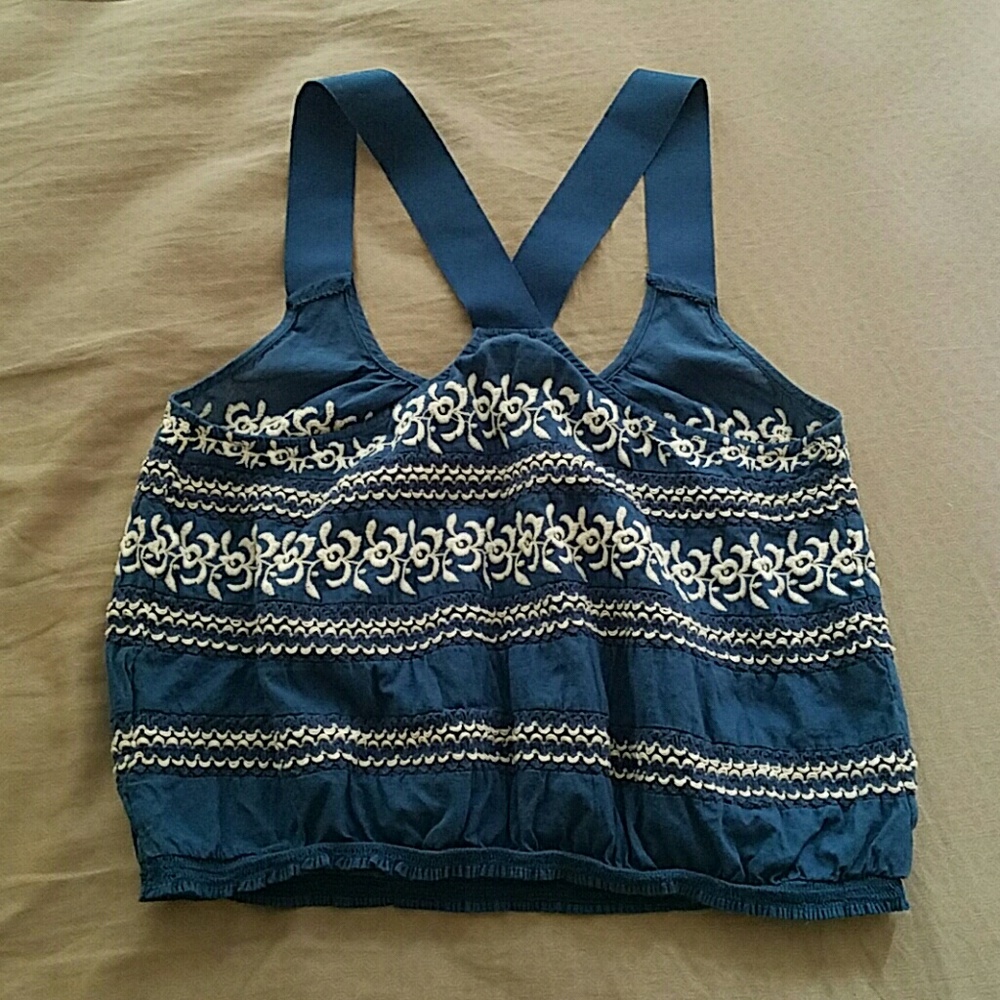 Embroidered crop top - Picture 4 of 4